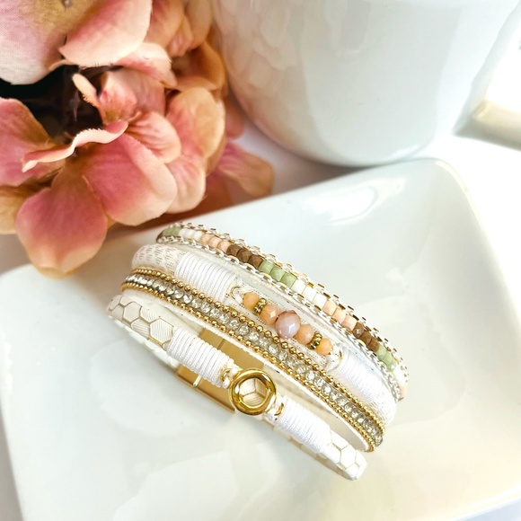 White Leather Rhinestone Bead Bracelet - Picture 3 of 7